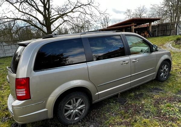 Chrysler Town &amp; Country cena 28000 przebieg: 206568, rok produkcji 2009 z Góra małe 56